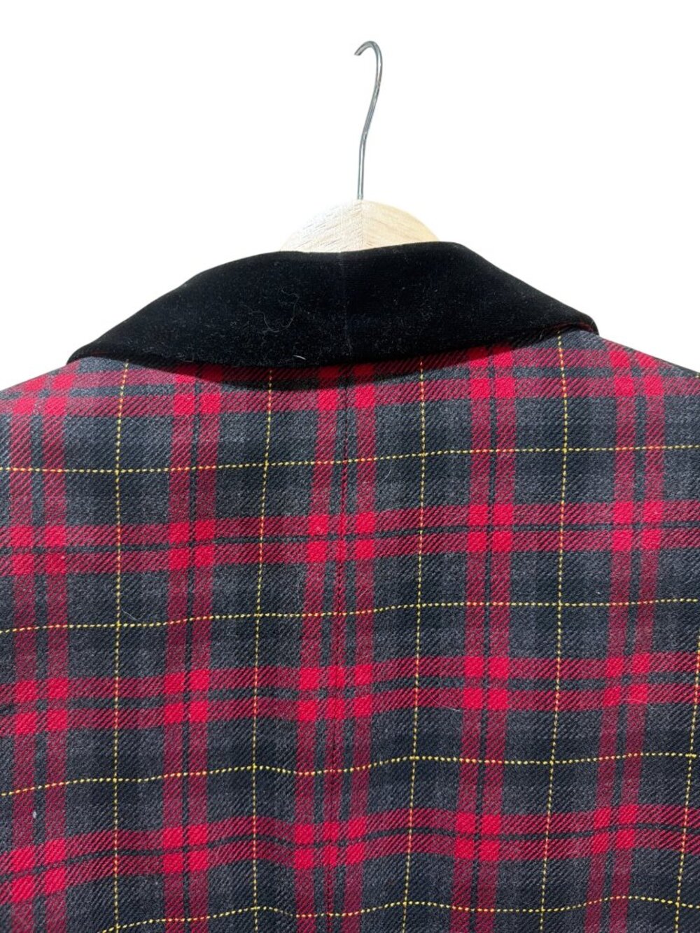 Kasper & Company Vintage 90s Red Tartan Plaid Blazer With Black Velvet Collar & - Picture 7 of 7